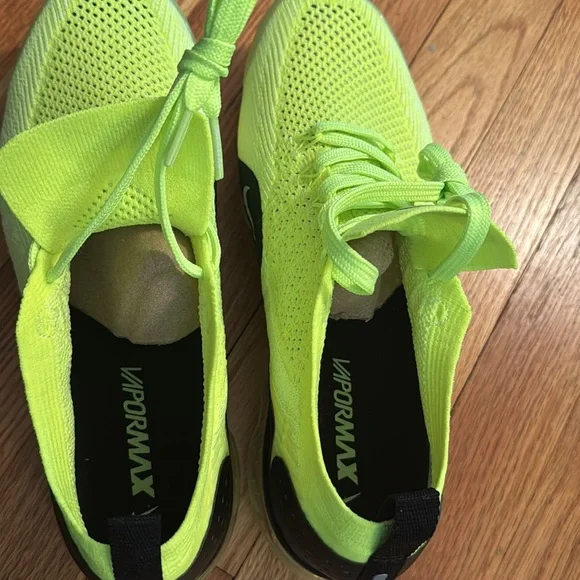 NWOT Nike Vapor Max Flyknit Volt Neon Green Men display picture 2